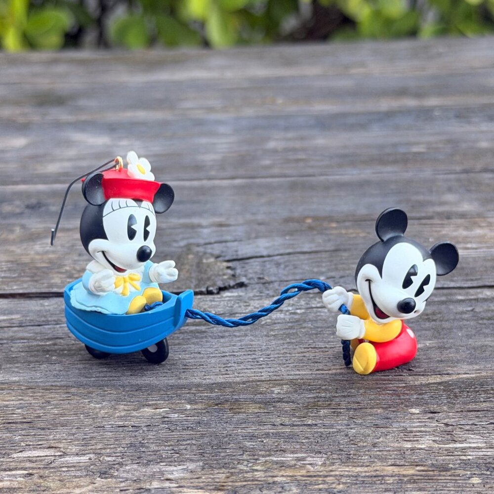 Vintage Hallmark Keepsake Ornament MICKEY MOUSE & MINNIE MAKE BELIEVE BOAT 1998